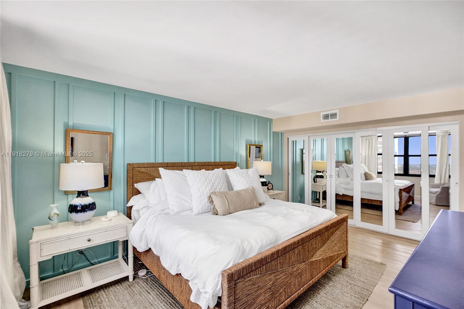CATANIA CONDO · #1807 (available) in Hollywood - Photo 31