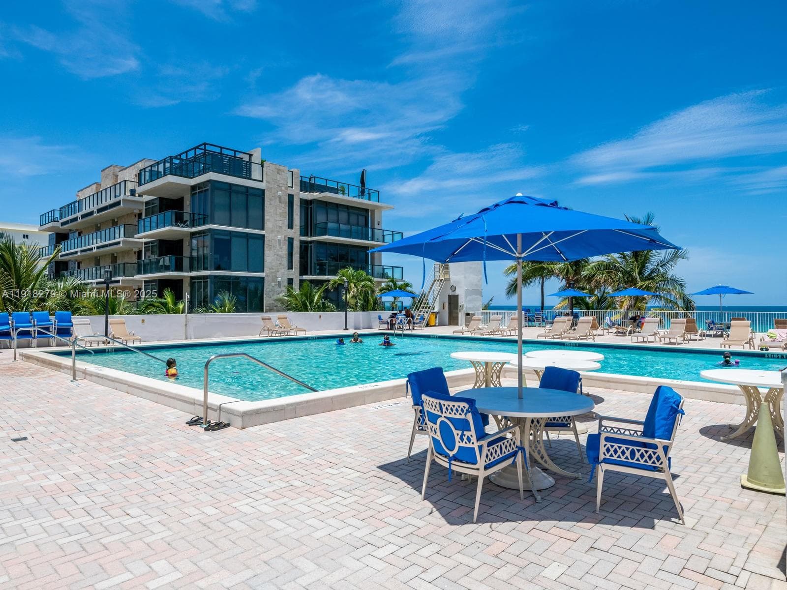 CATANIA CONDO · #1807 (available) in Hollywood - Photo 39