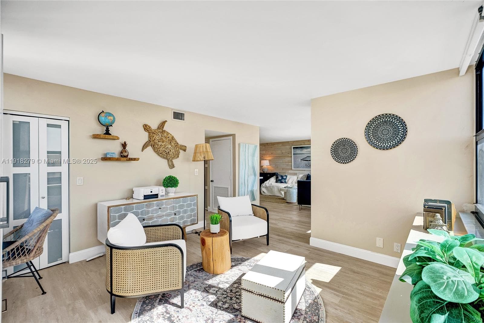 CATANIA CONDO · #1807 (available) in Hollywood - Photo 21