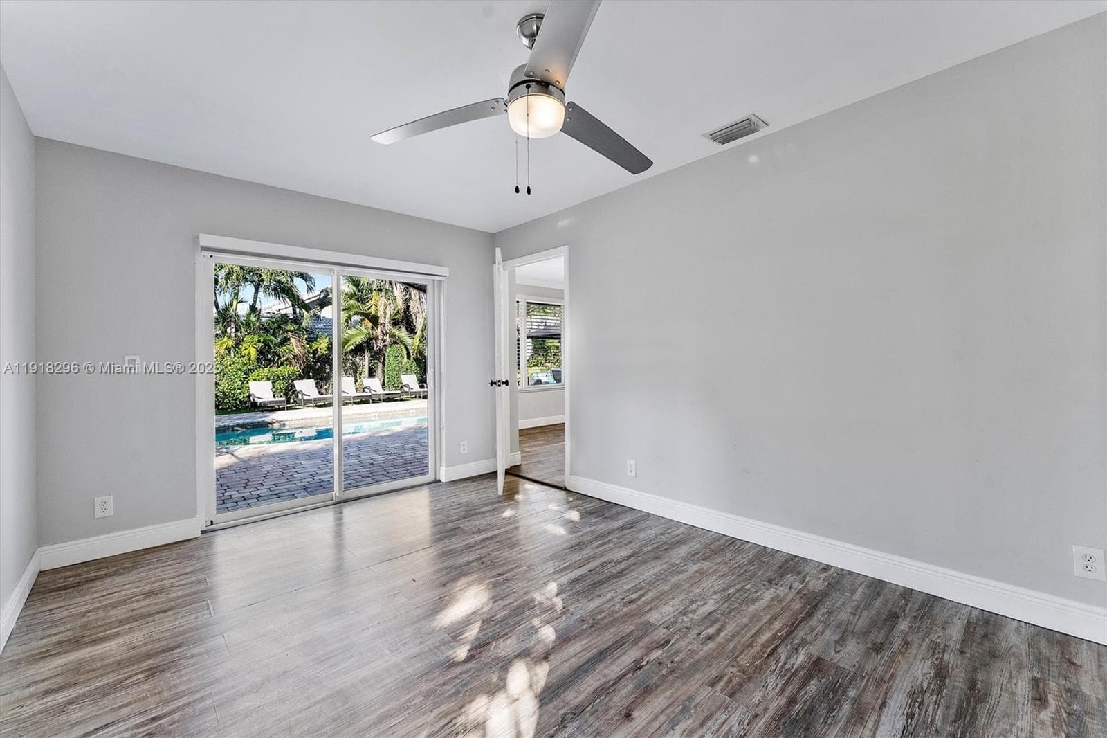 3933 NW 55th St photo 17