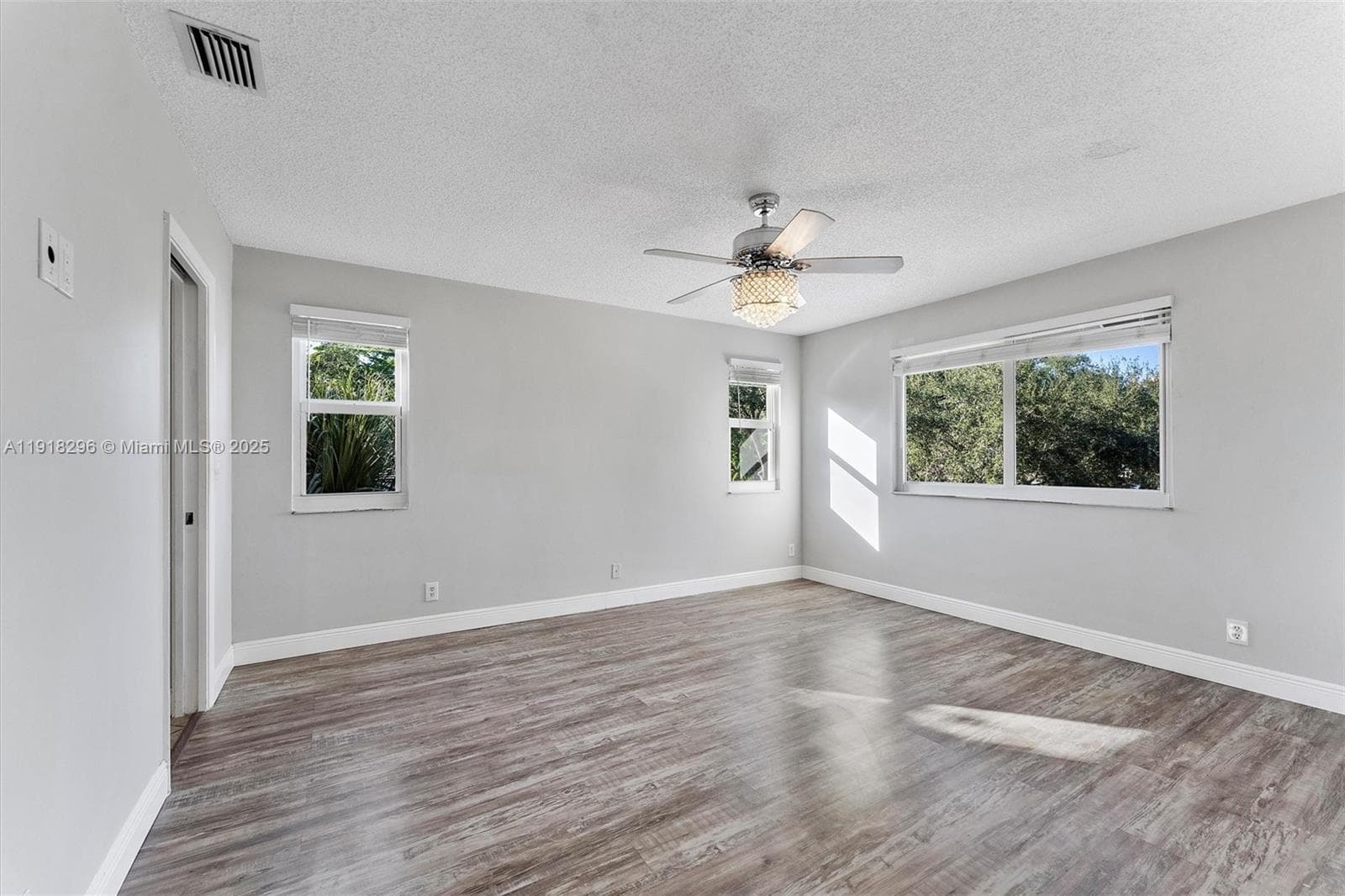 3933 NW 55th St photo 26