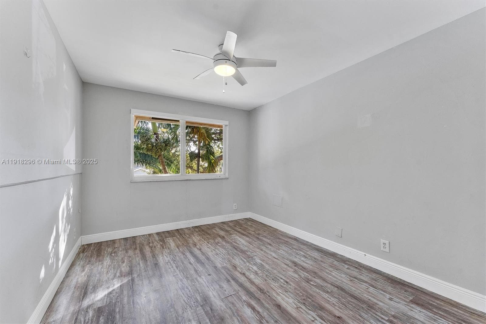 3933 NW 55th St photo 34