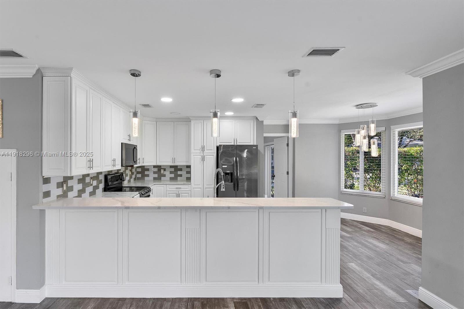 3933 NW 55th St photo 11
