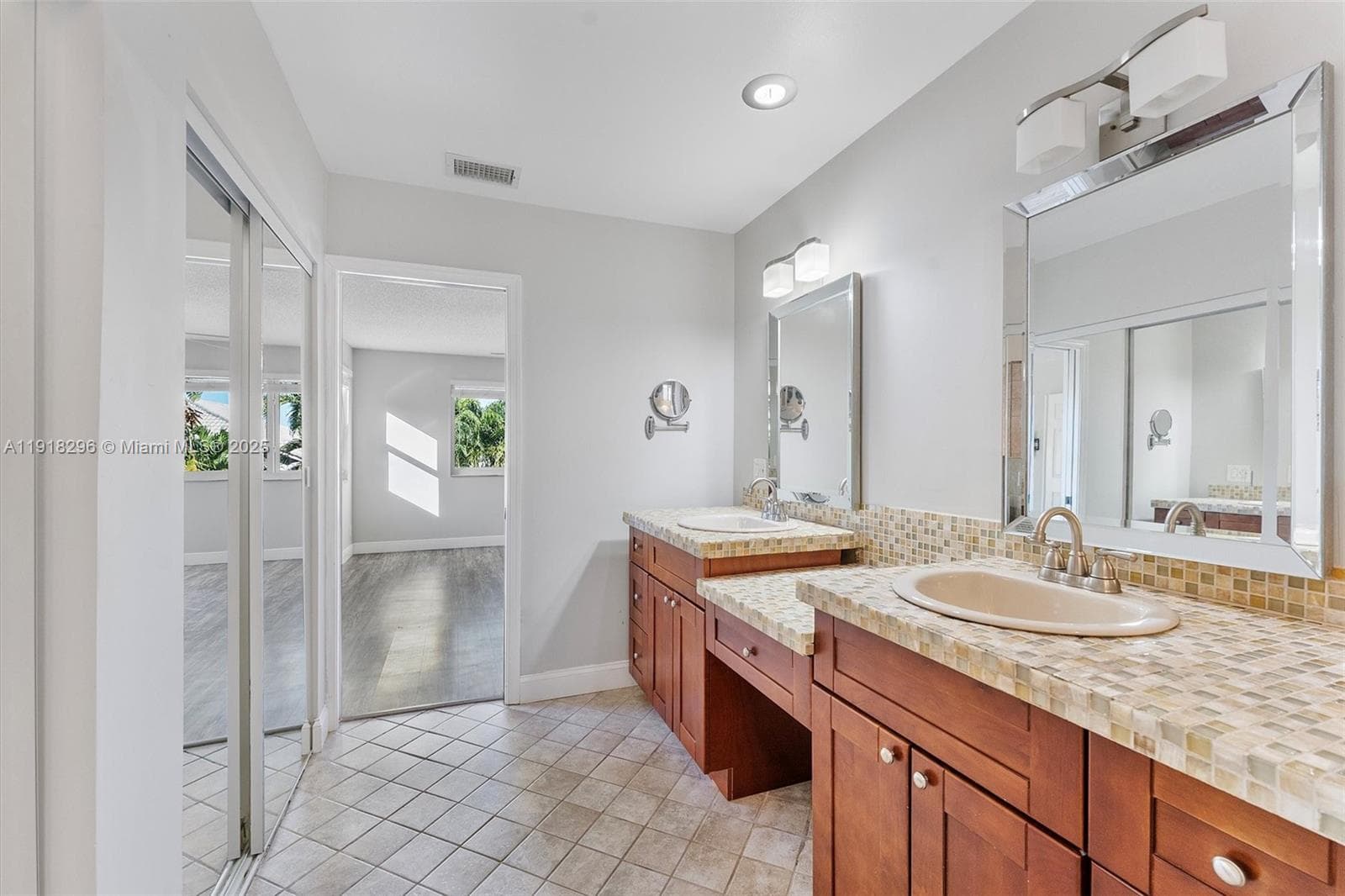 3933 NW 55th St photo 31