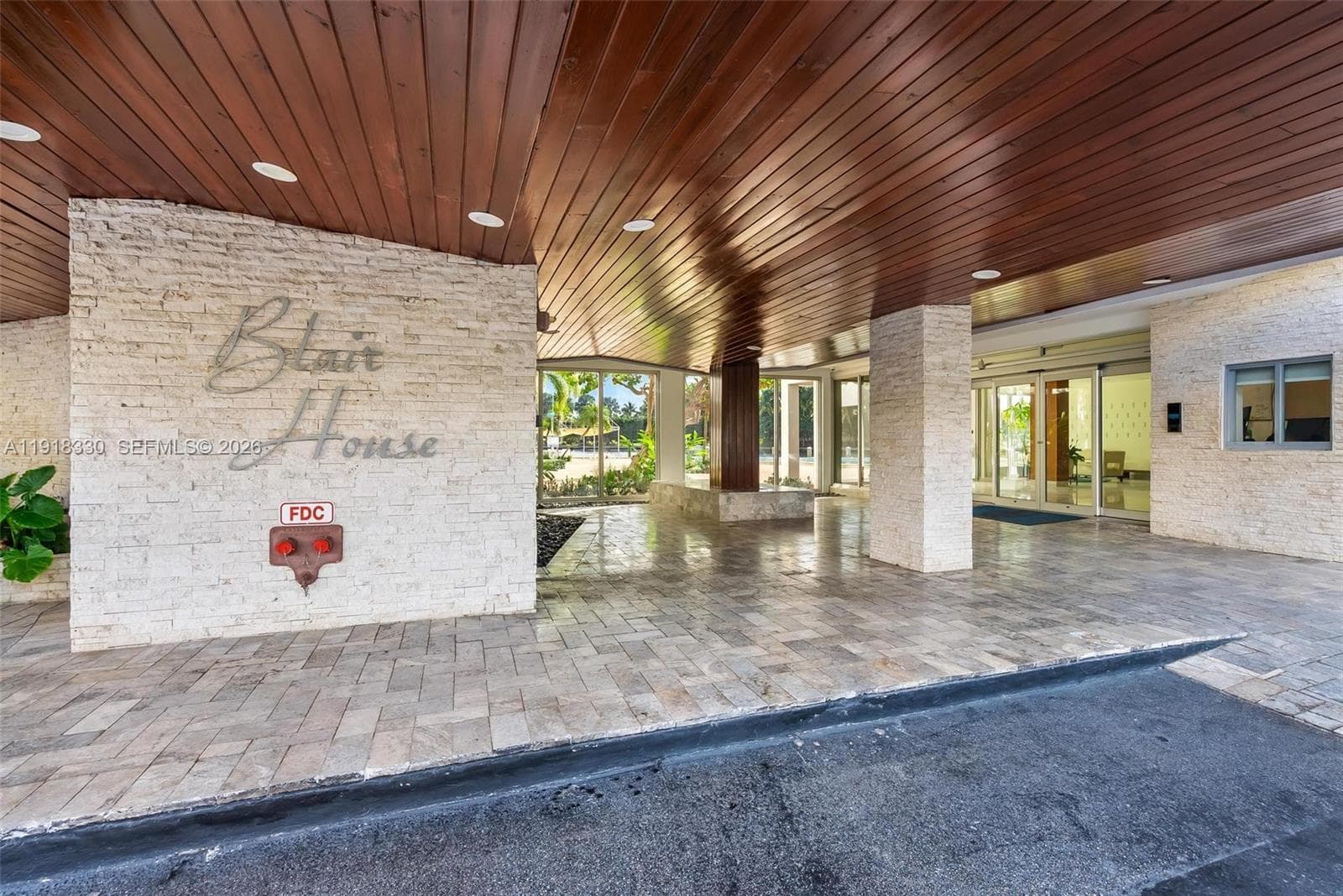 Blair House · #2-DW in Bay Harbor Islands - Photo 32