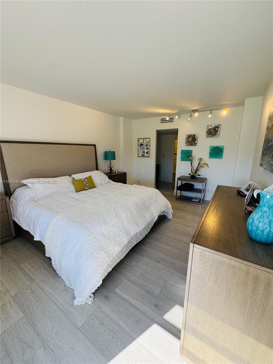 Coronado Condo · #608 in Aventura - Photo 13