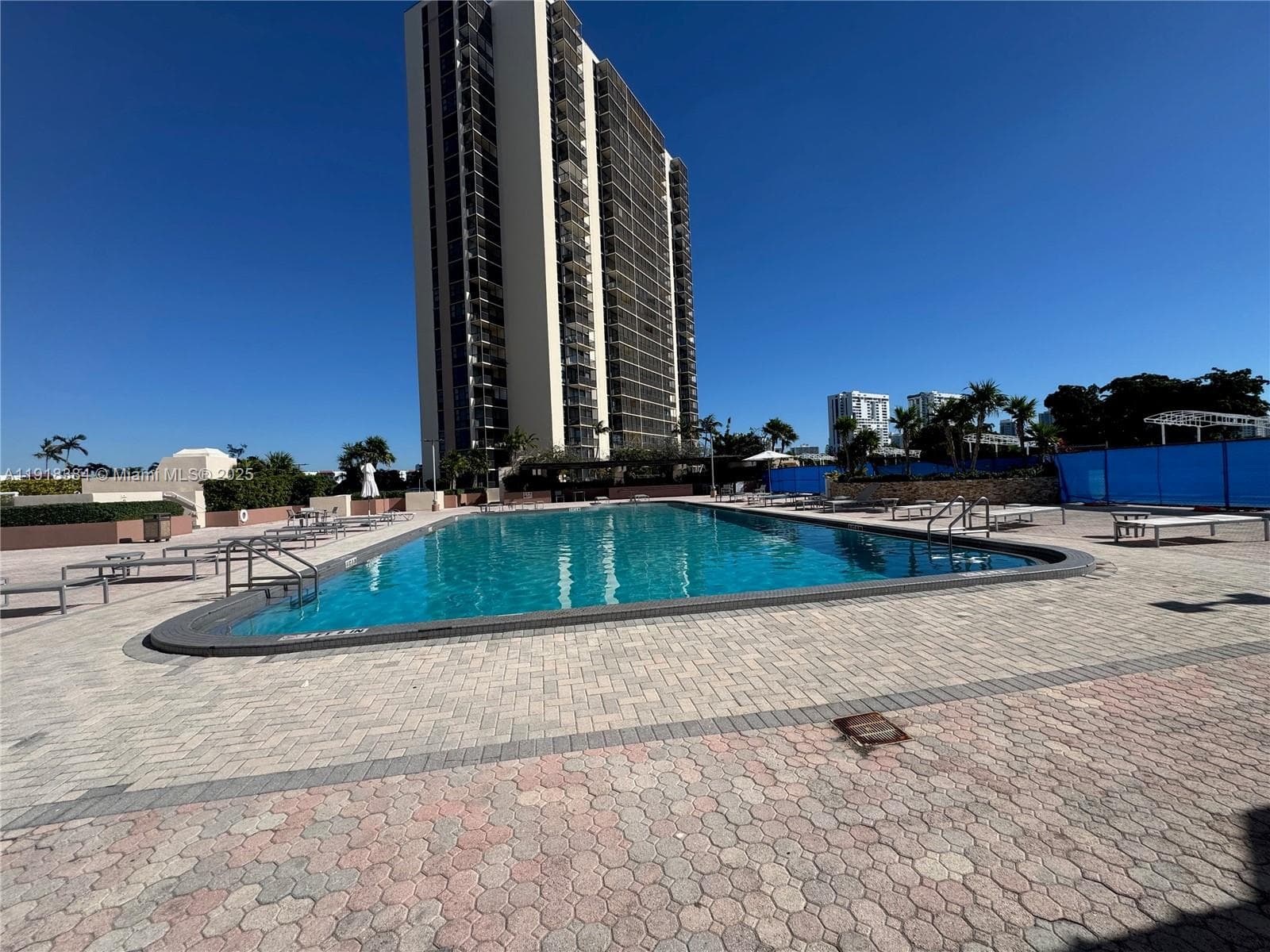 Coronado Condo · #608 in Aventura - Photo 32