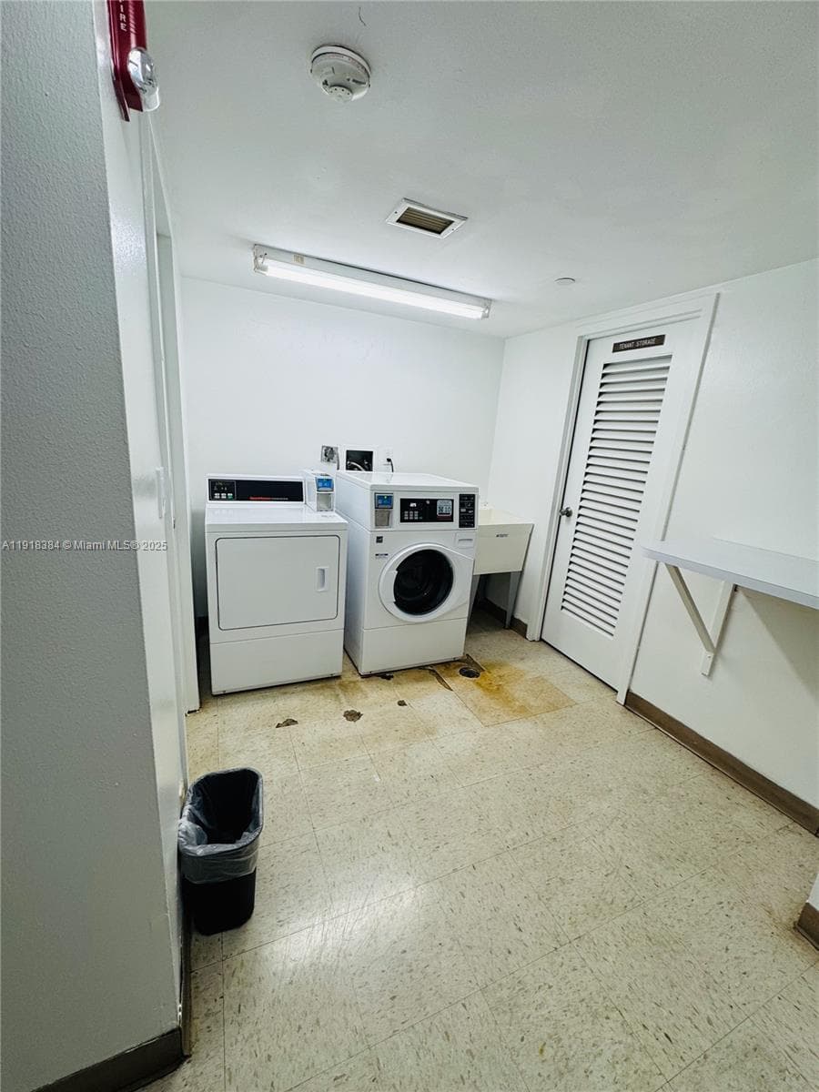 Coronado Condo · #608 in Aventura - Photo 28