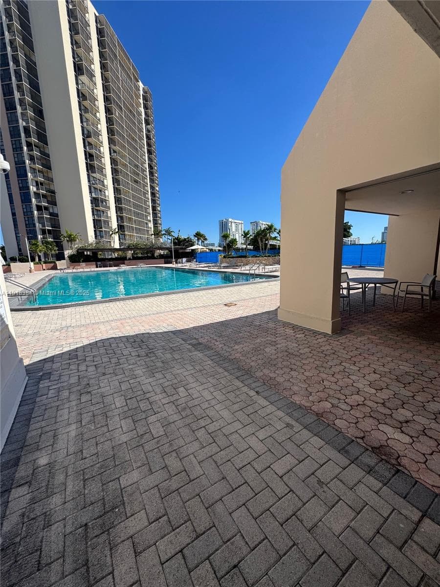 Coronado Condo · #608 in Aventura - Photo 34