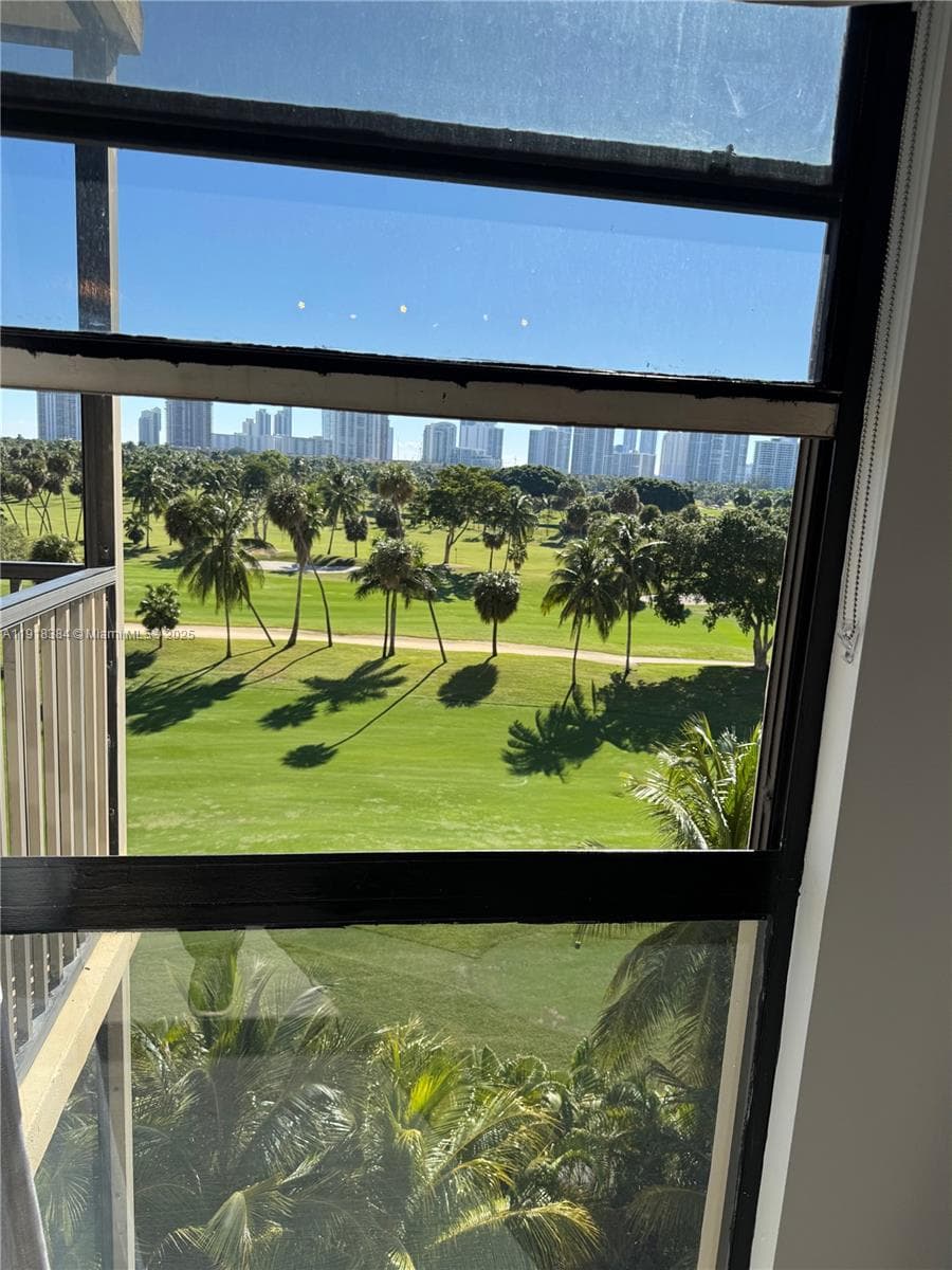 Coronado Condo · #608 in Aventura - Photo 14