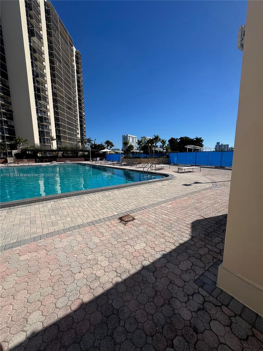 Coronado Condo · #608 in Aventura - Photo 31