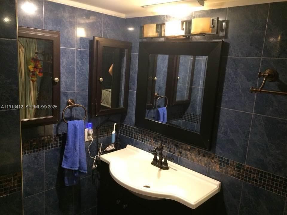 DESOTO PARK NORTH CONDO · #101 in Hallandale Beach - Photo 13