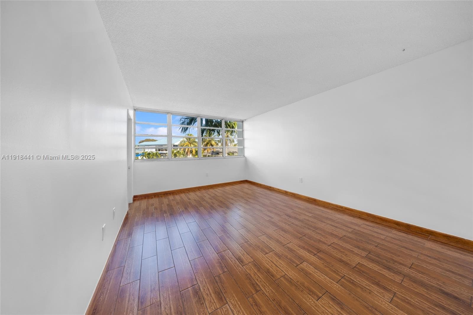 Stratford House Condo · #215 in North Miami Beach - Photo 17