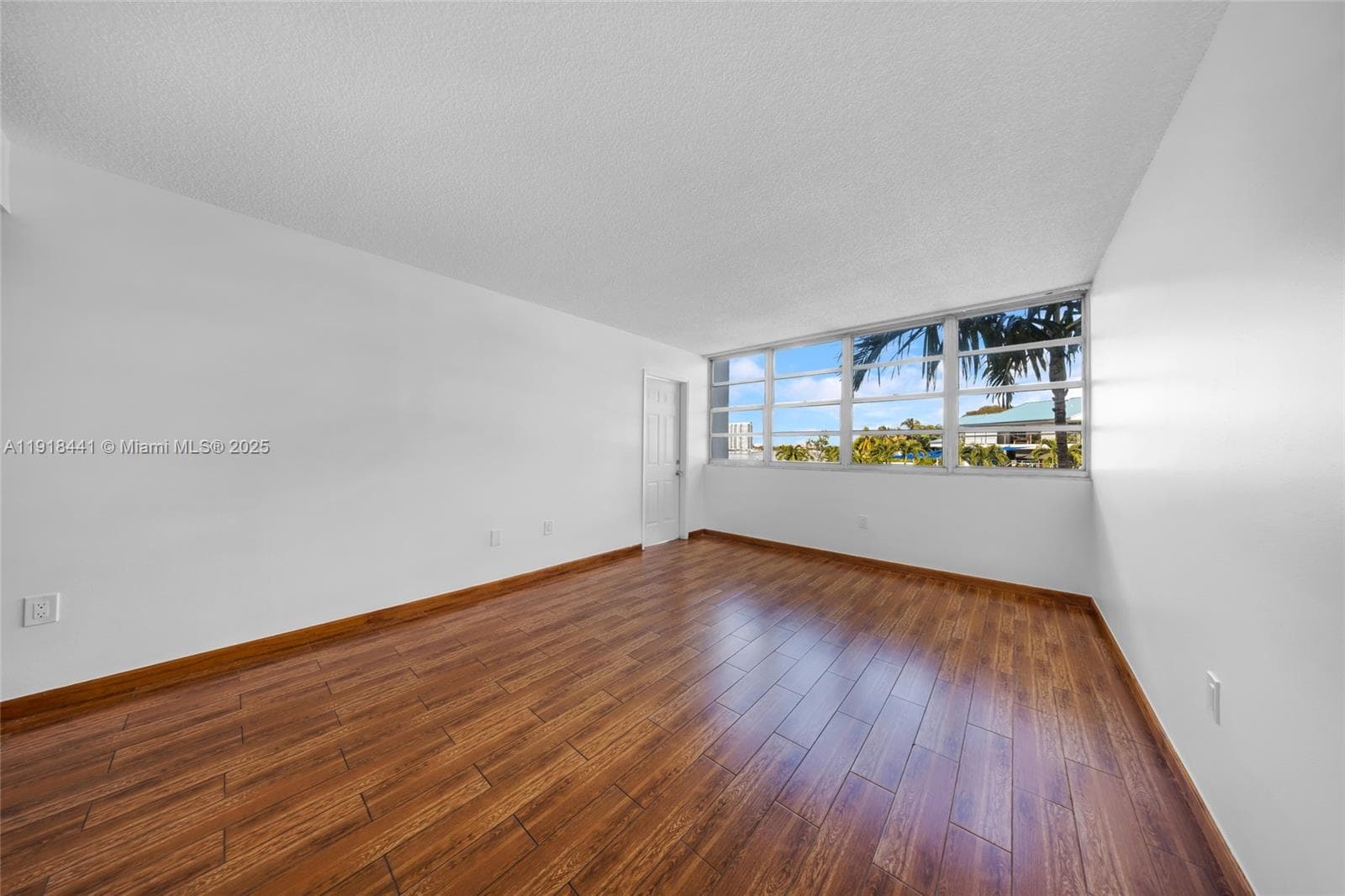 Stratford House Condo · #215 in North Miami Beach - Photo 18