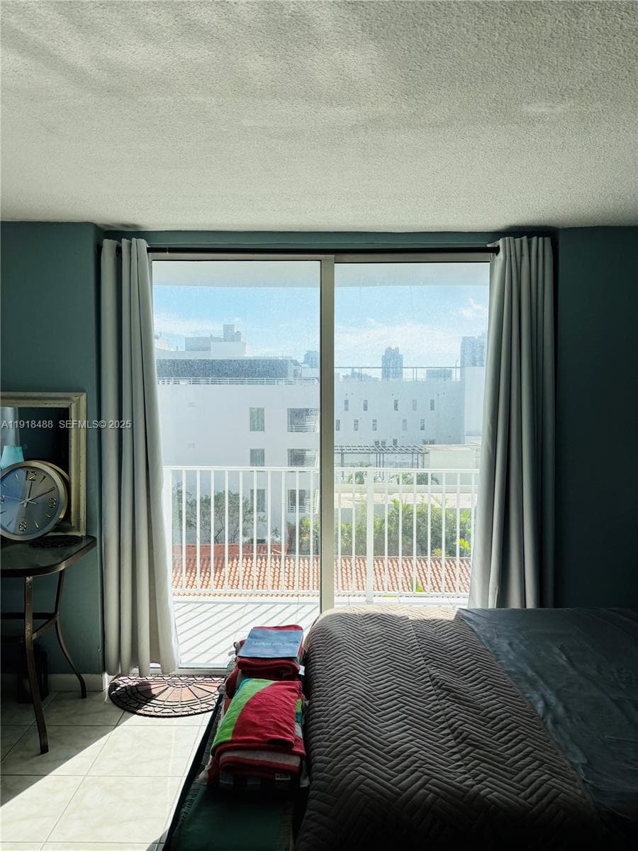 Islander · #608 in Miami Beach - Photo 13
