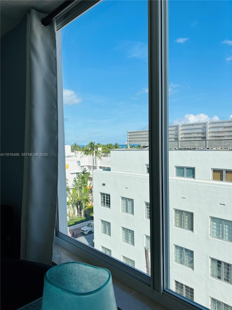 Islander · #608 in Miami Beach - Photo 17