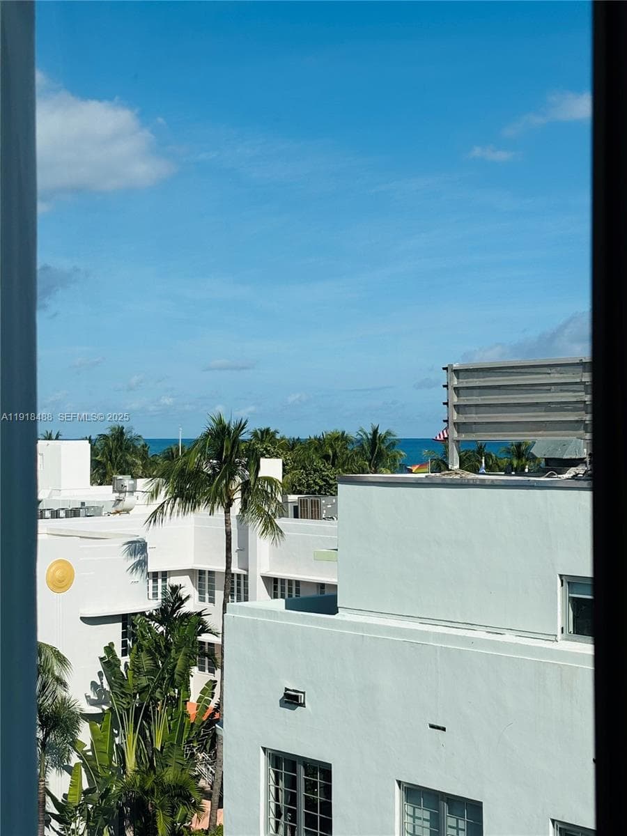 Islander · #608 in Miami Beach - Photo 18