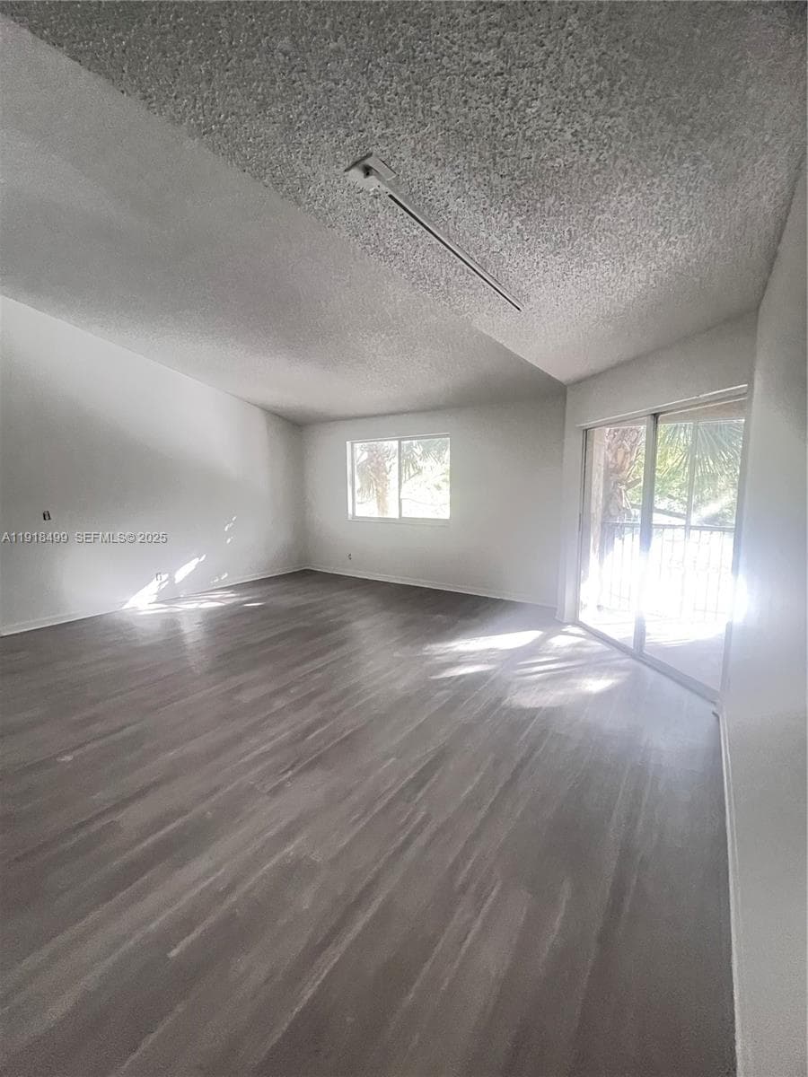 WINDWARD LAKES CONDO · #H305 in Pompano Beach - Photo 1