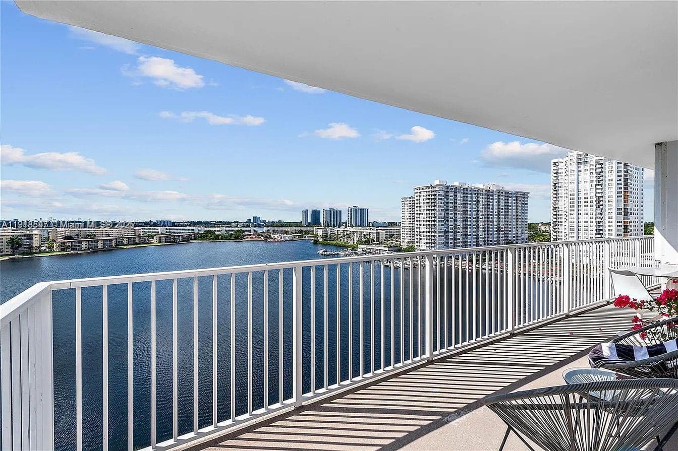 ADMIRALS PORT CONDO · #1016W in Aventura - Photo 2
