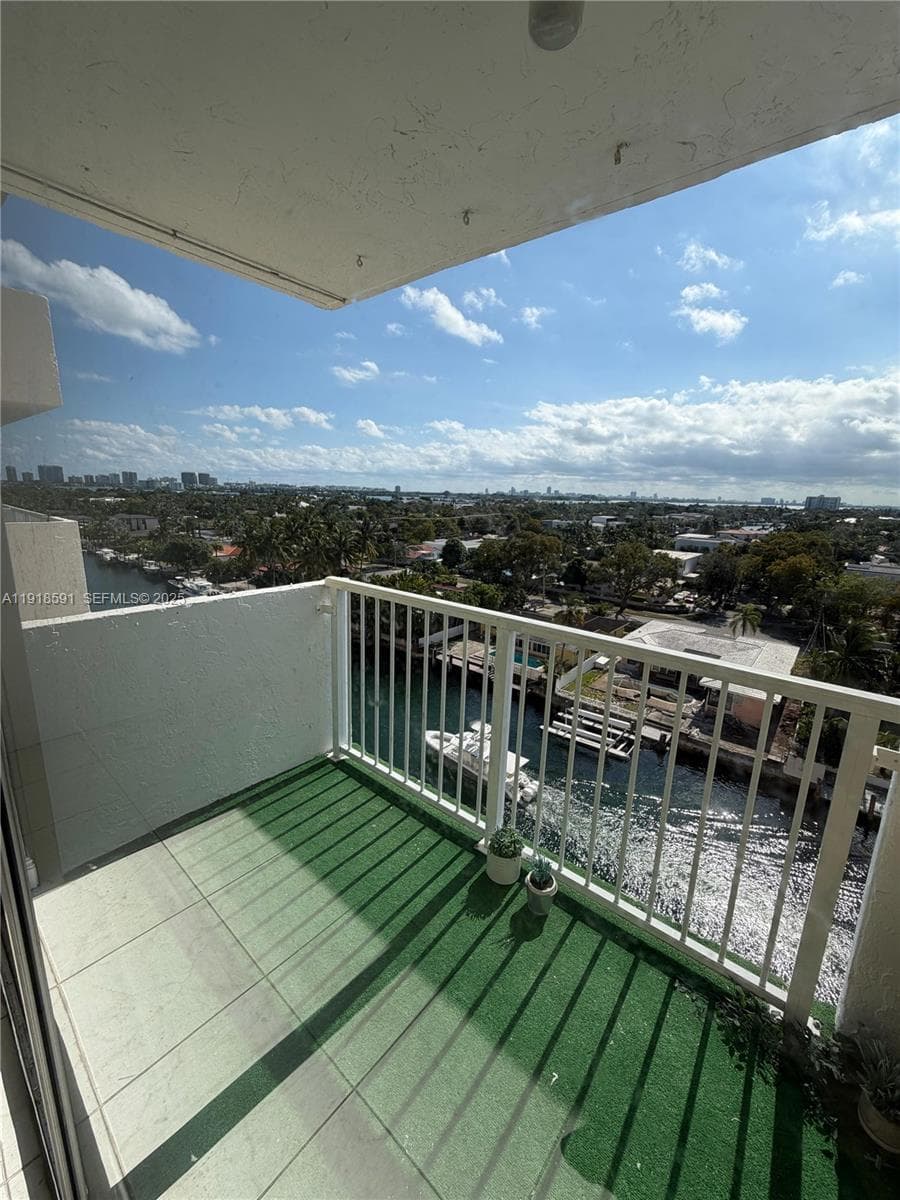 KEYSTONE TOWERS CONDO · #905 in North Miami - Photo 6