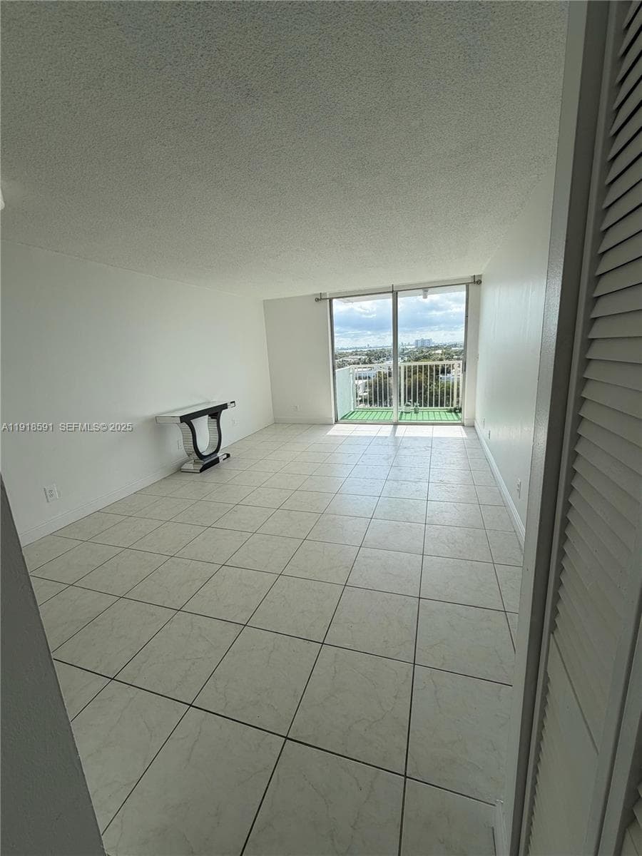 KEYSTONE TOWERS CONDO · #905 in North Miami - Photo 5