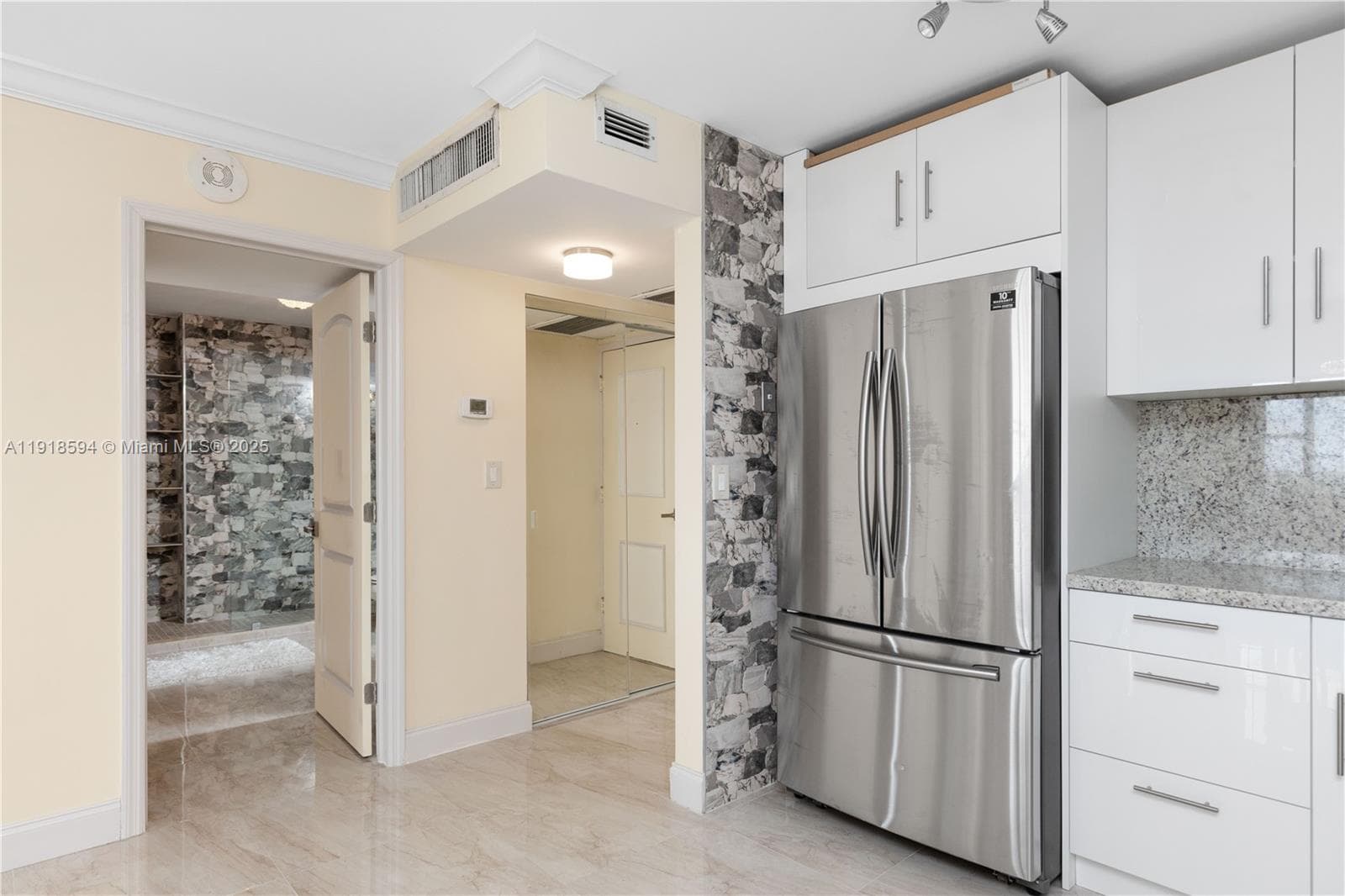 PARKER DORADO CONDO · #617 in Hallandale Beach - Photo 14