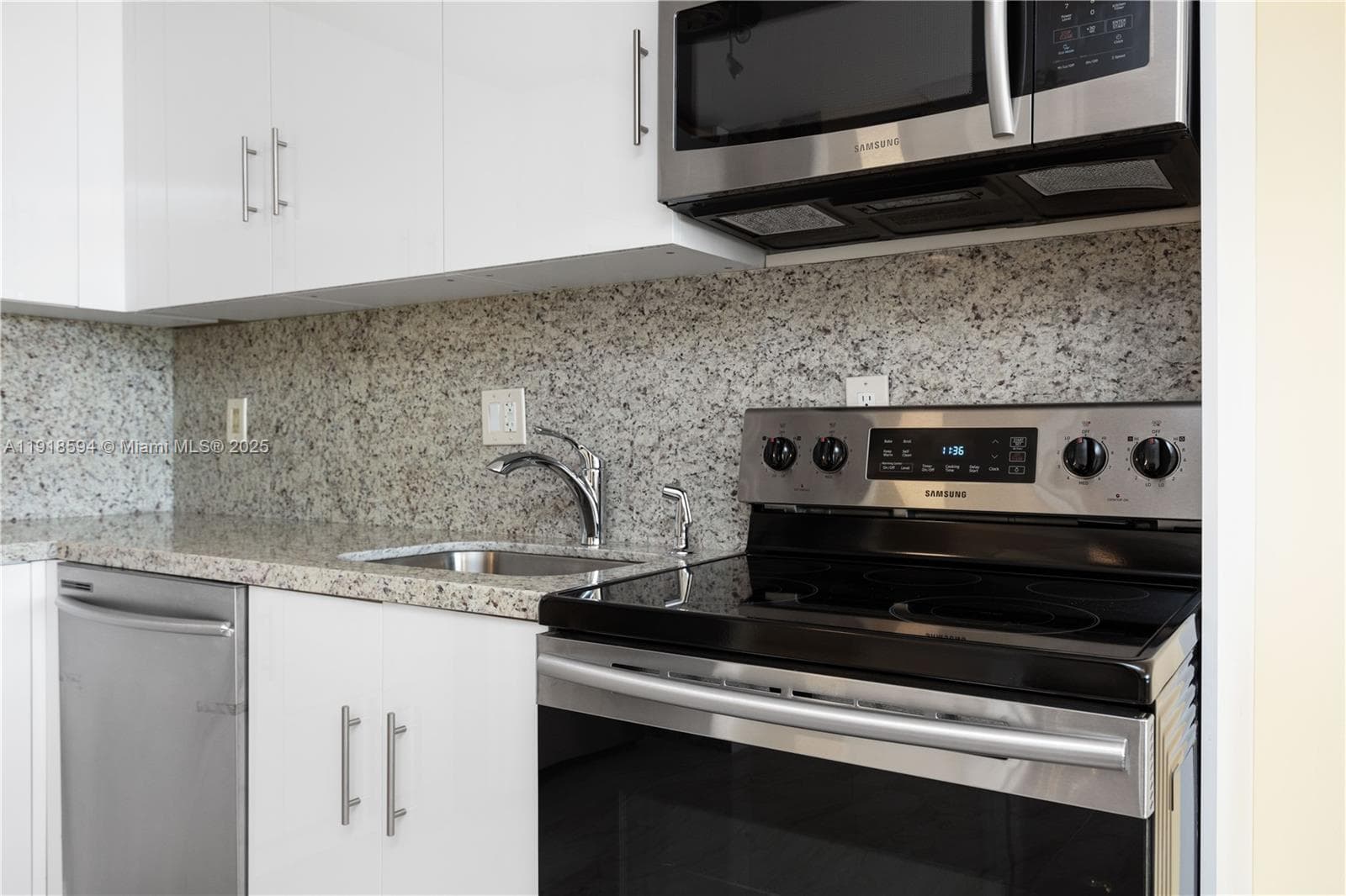 PARKER DORADO CONDO · #617 in Hallandale Beach - Photo 15