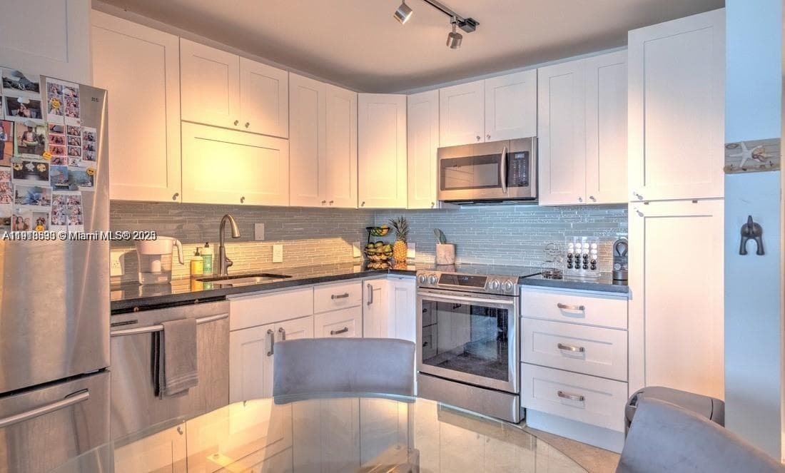 ARLEN HOUSE EAST CONDO · #1510 in Sunny Isles Beach - Photo 4