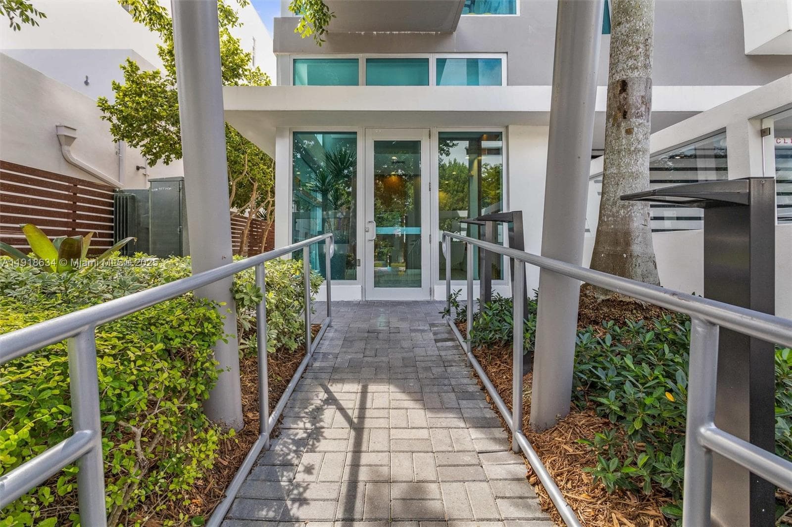 ONE BAY HARBOR CONDO · #402 in Bay Harbor Islands - Photo 38