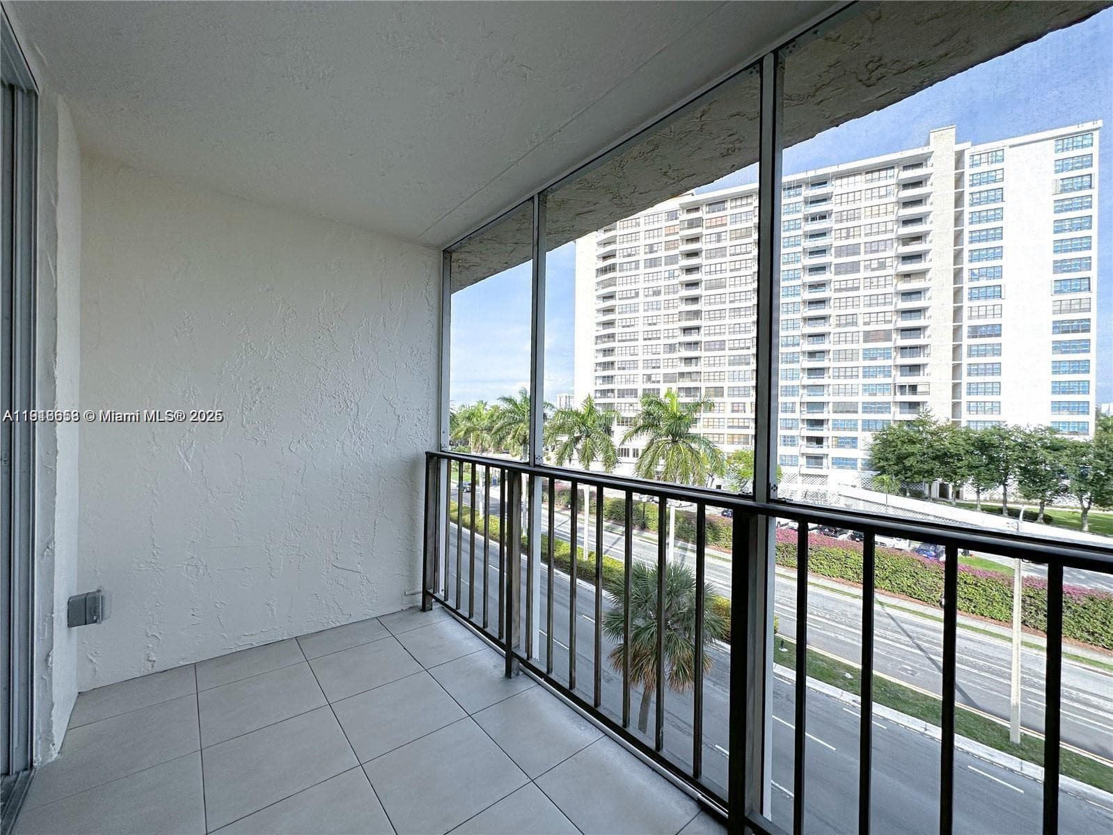 DESOTO PARK CONDO · #515 in Hallandale Beach - Photo 12