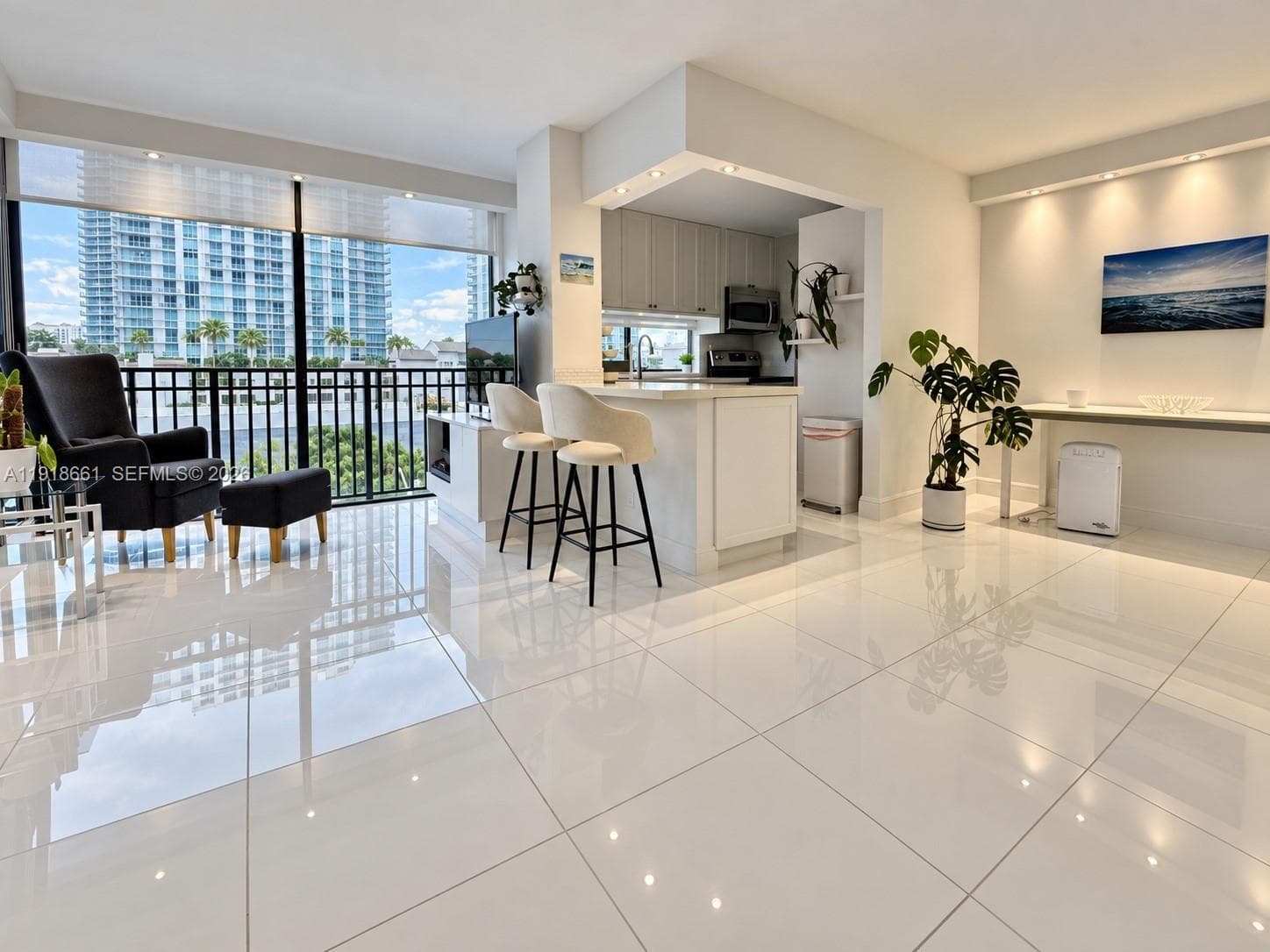PLAZA OF AMERICAS CONDO · #716 in Sunny Isles Beach - Photo 3