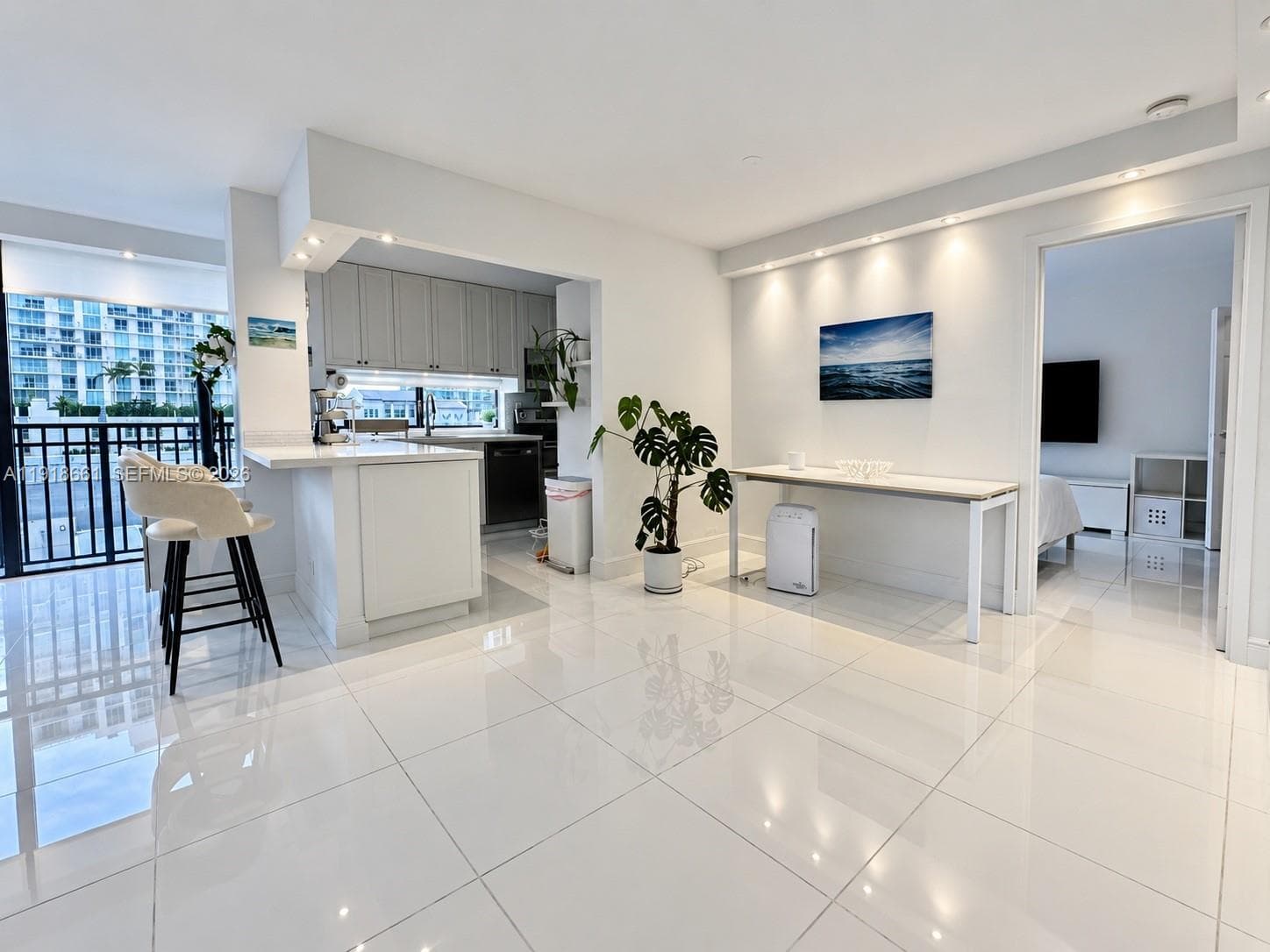 PLAZA OF AMERICAS CONDO · #716 in Sunny Isles Beach - Photo 11
