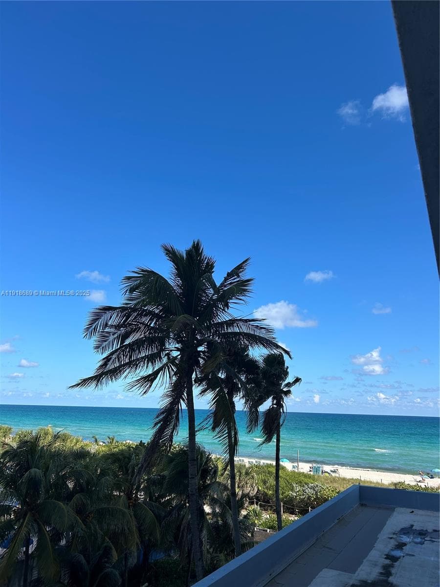 PORT ROYALE CONDO · #407 in Miami Beach - Photo 5