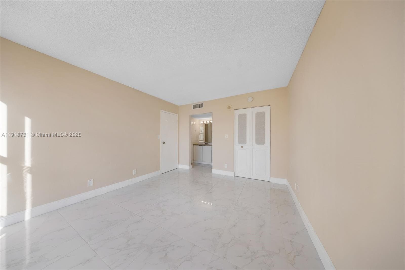 PLAZA OF AMERICAS CONDO P · #718 in Sunny Isles Beach - Photo 22