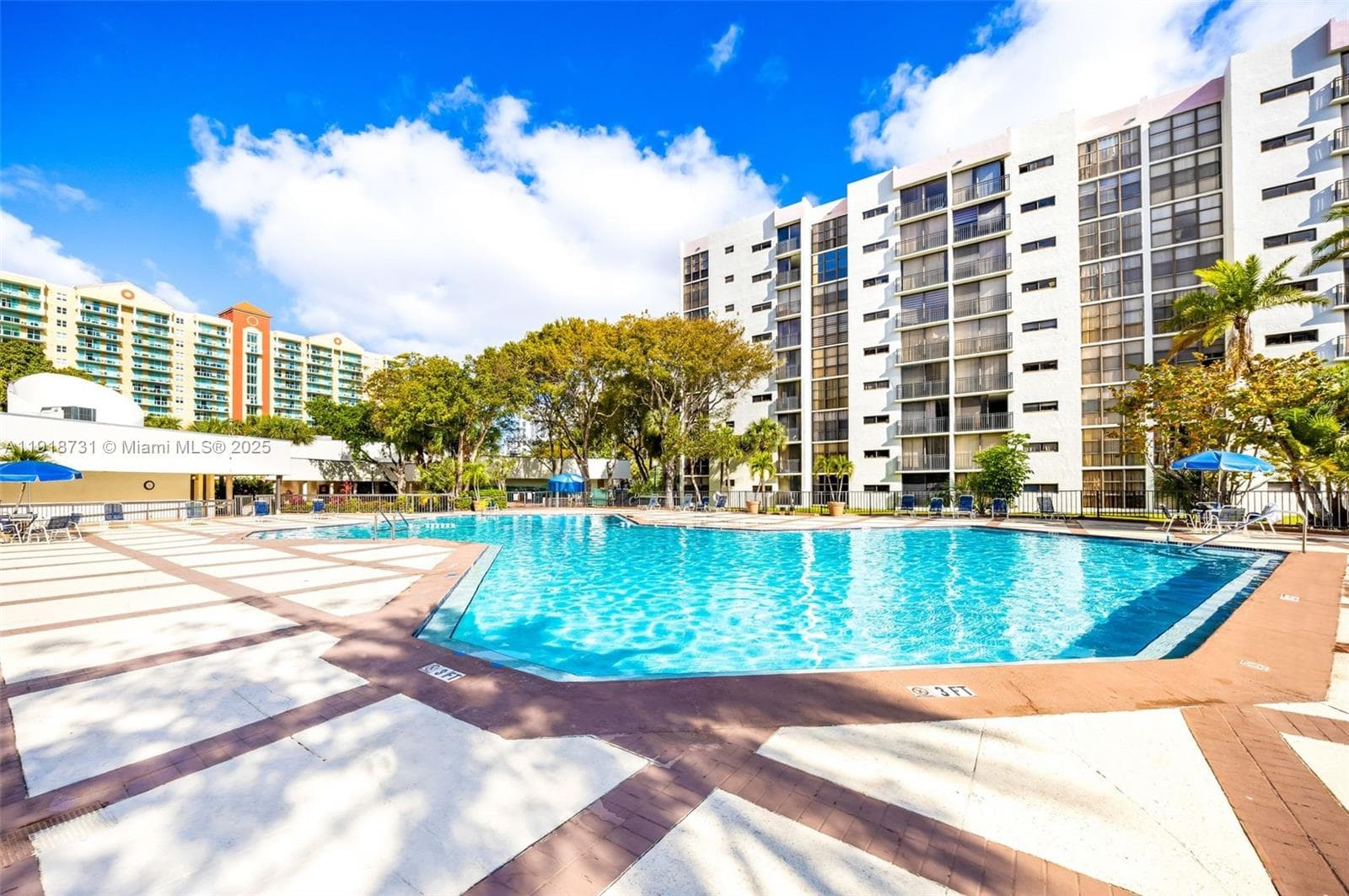 PLAZA OF AMERICAS CONDO P · #718 in Sunny Isles Beach - Photo 4