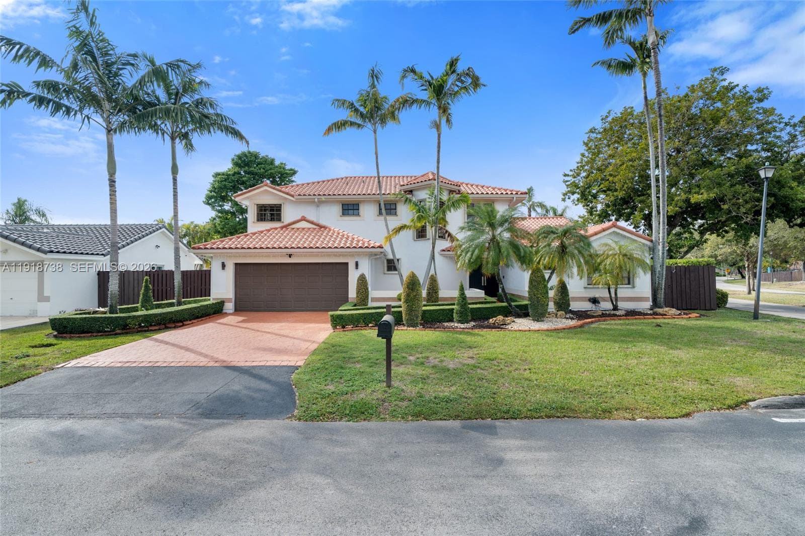 5424 SW 154th Pl #5424 photo 2