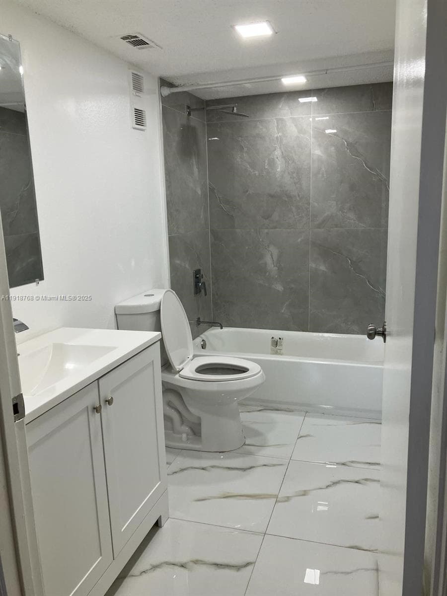WINDWARD LAKES CONDO · #E105 in Pompano Beach - Photo 7