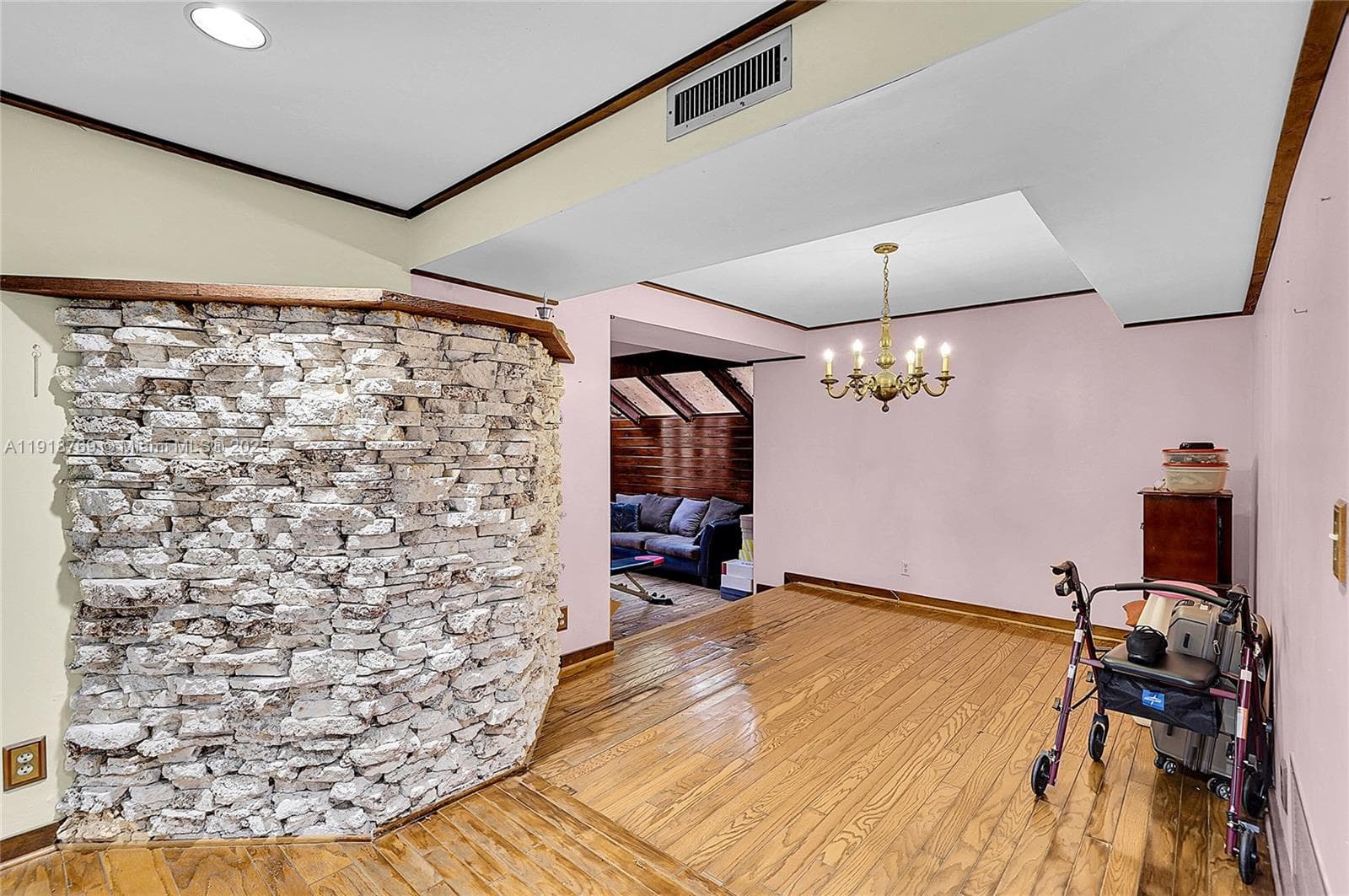 2300 SW 28th Ave photo 17