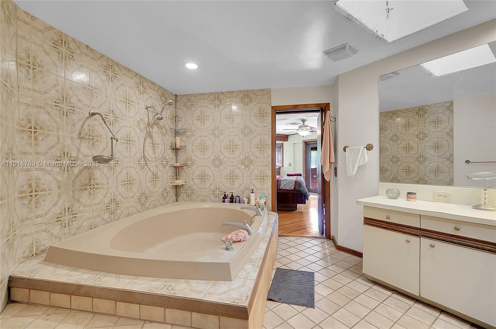 2300 SW 28th Ave photo 61