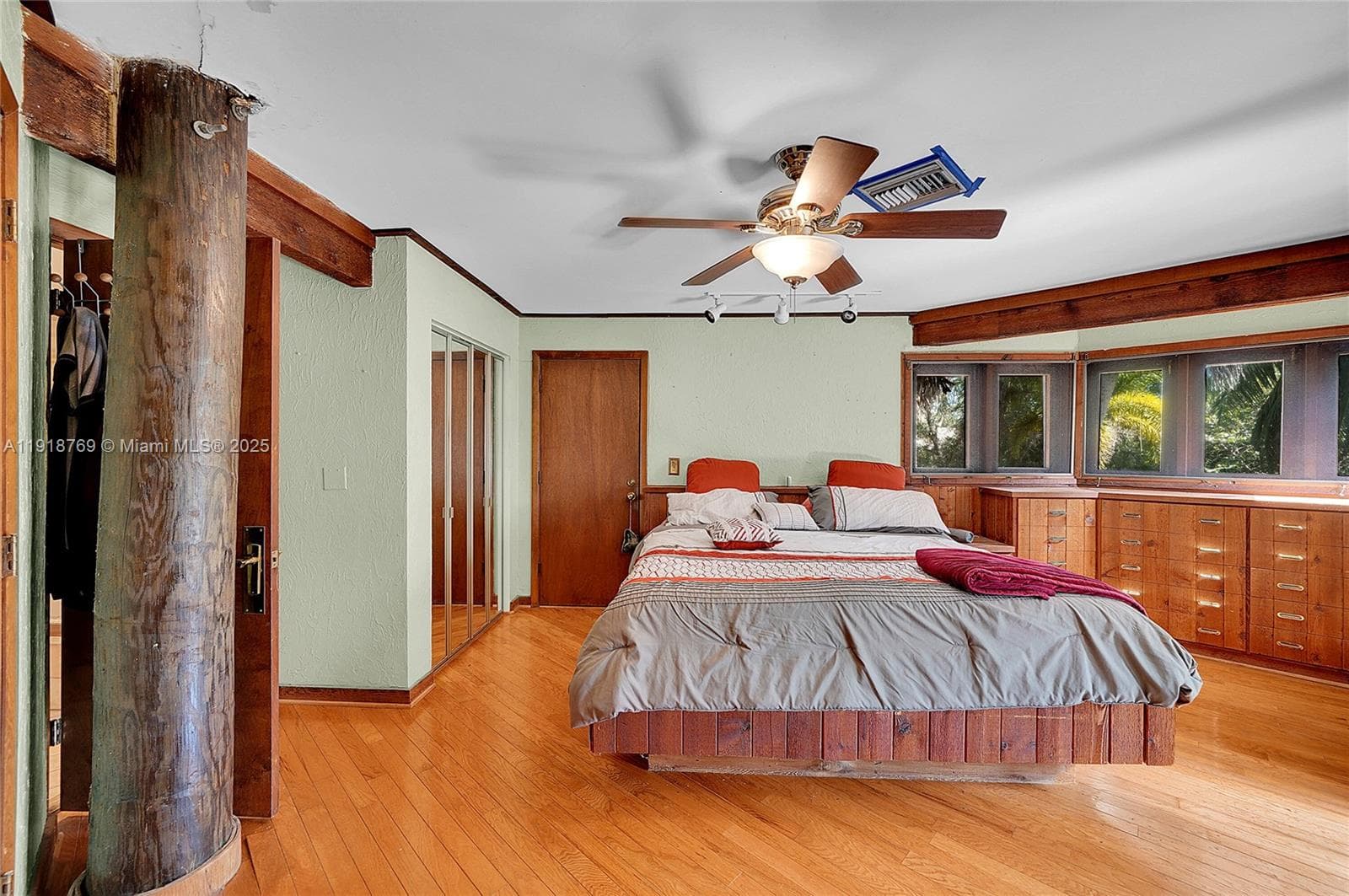2300 SW 28th Ave photo 55