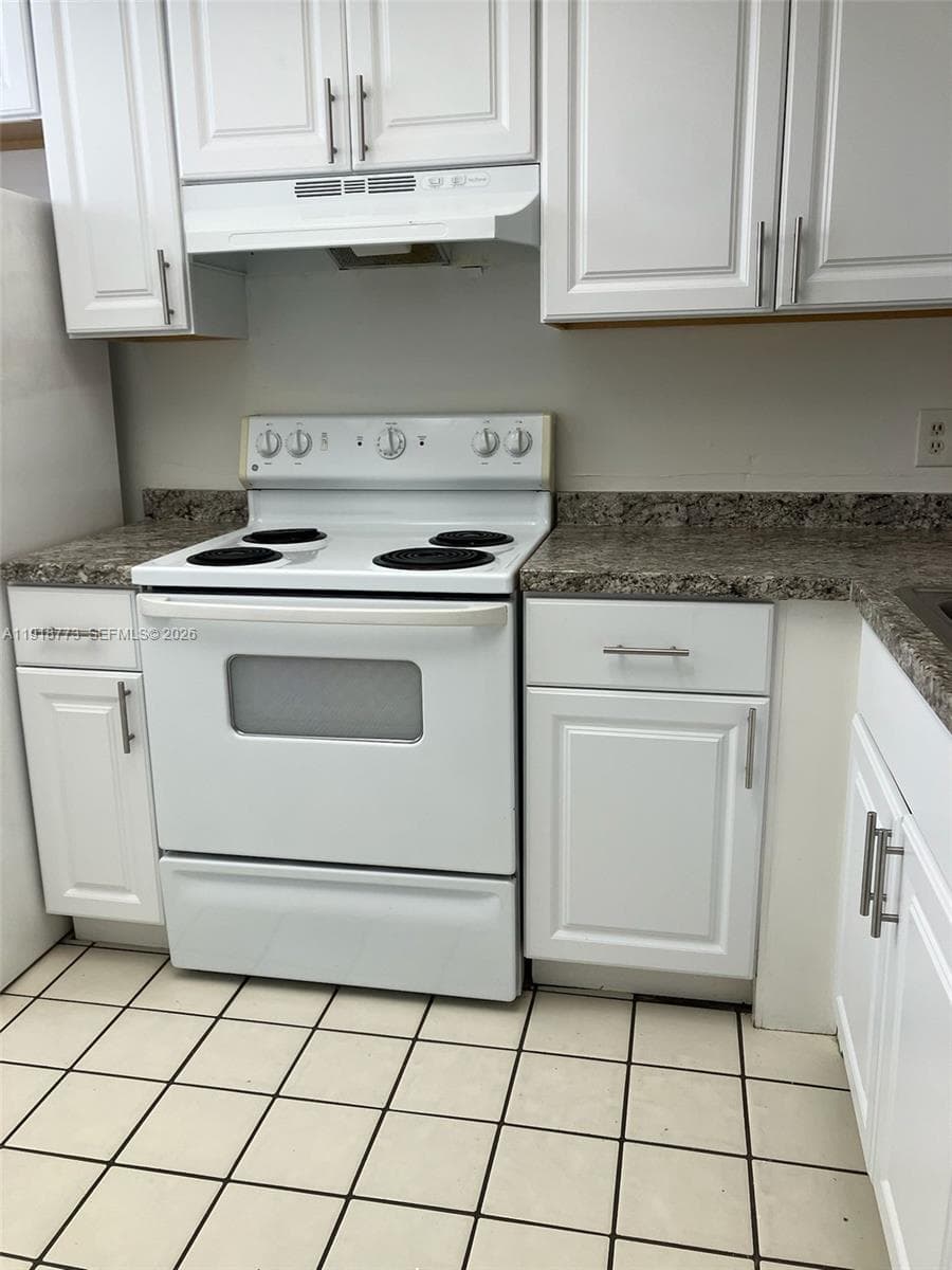 VILLAS AT LAKEVIEW CONDO · #40 in Fort Lauderdale - Photo 5