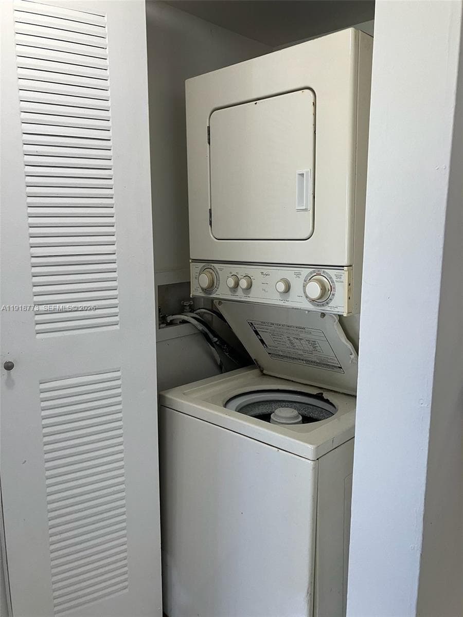 VILLAS AT LAKEVIEW CONDO · #40 in Fort Lauderdale - Photo 8