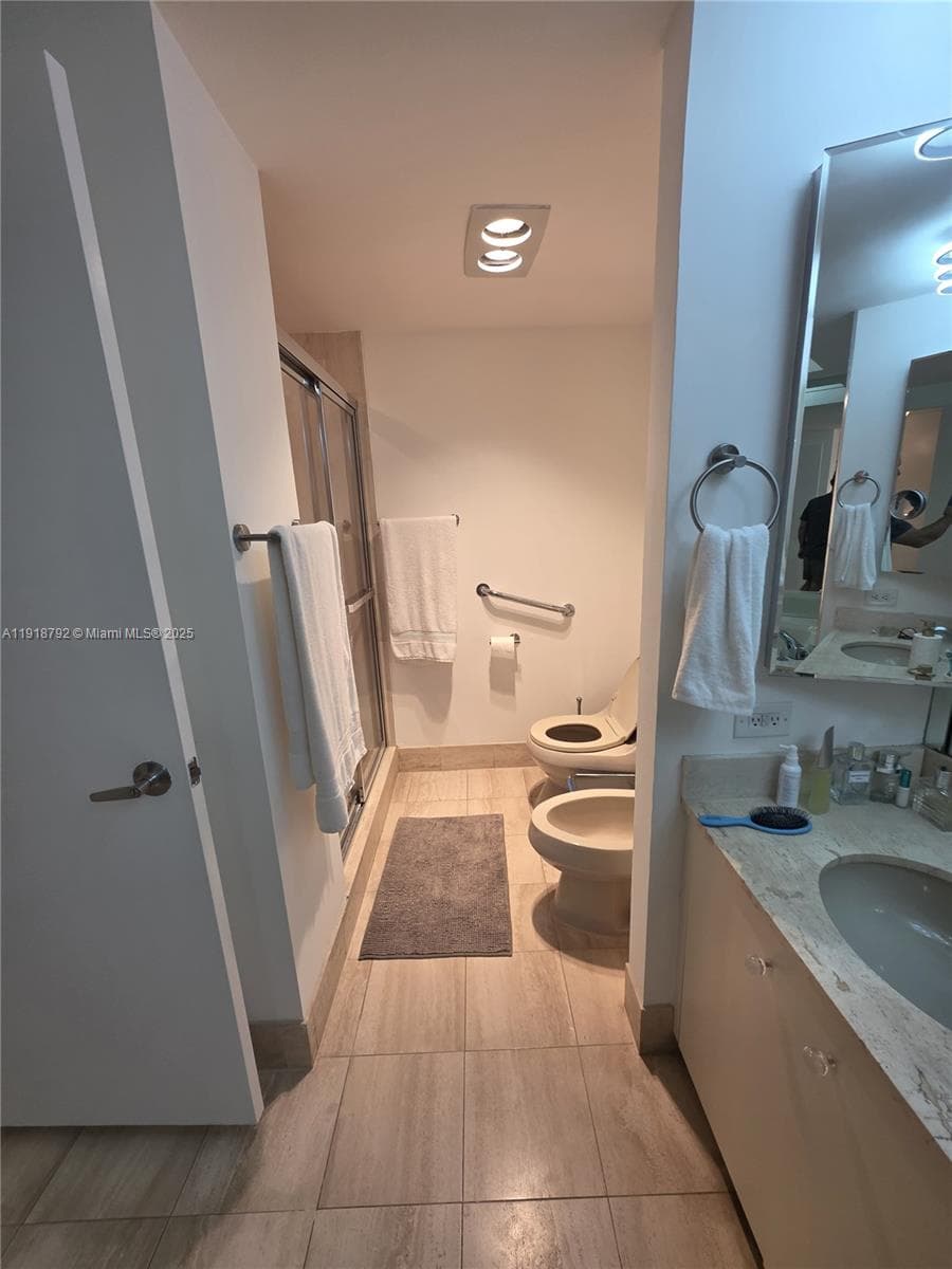 TERRACES NORTH TURNBERRY · #403 in Aventura - Photo 17