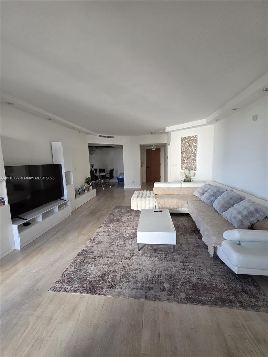 TERRACES NORTH TURNBERRY · #403 in Aventura - Photo 3