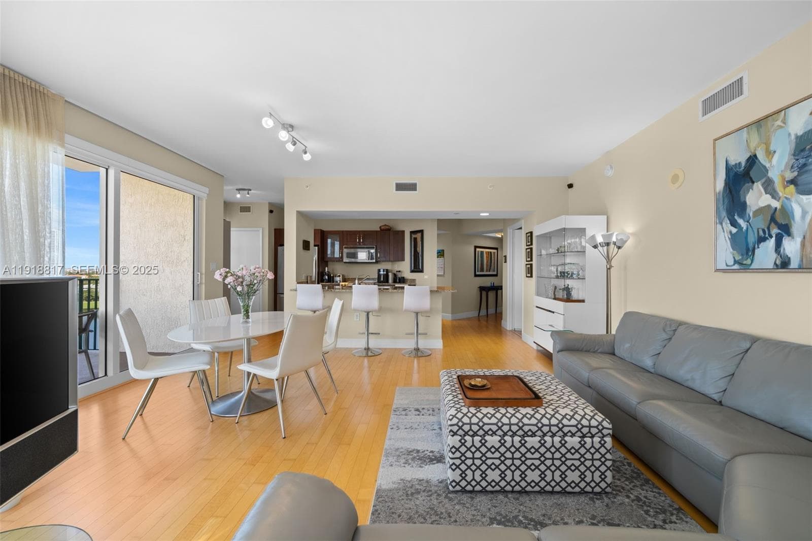 TURNBERRY VLG NO TOWER CO · #1002 in Aventura - Photo 5