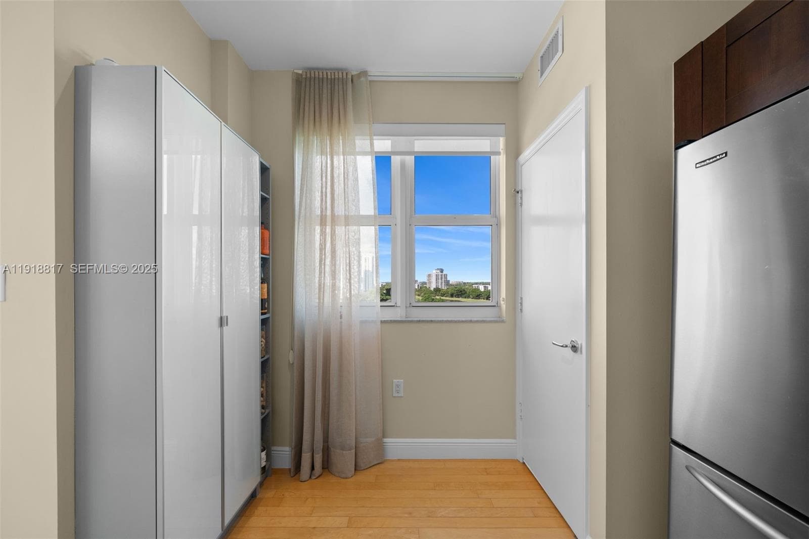 TURNBERRY VLG NO TOWER CO · #1002 in Aventura - Photo 9