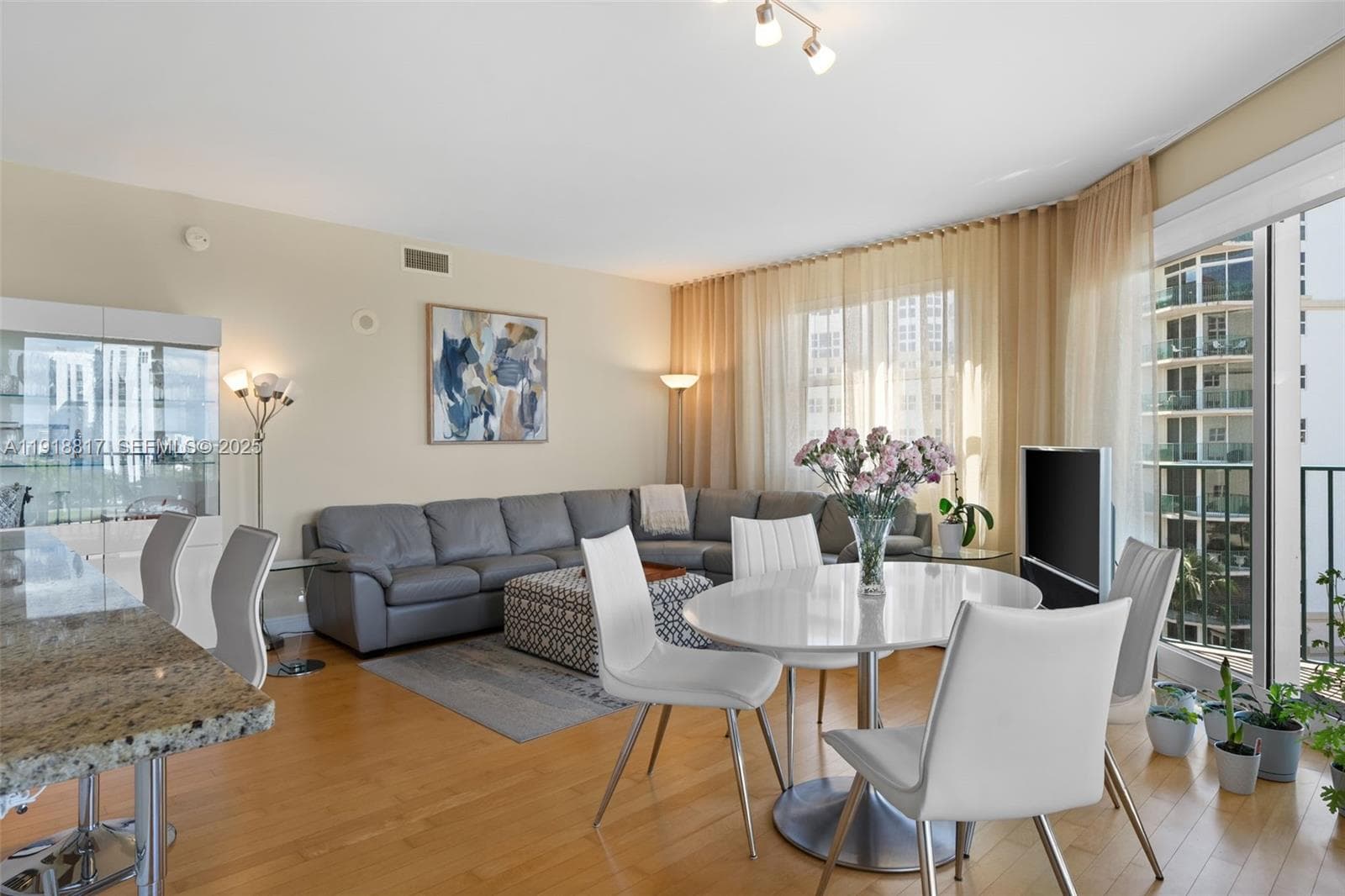 TURNBERRY VLG NO TOWER CO · #1002 in Aventura - Photo 4