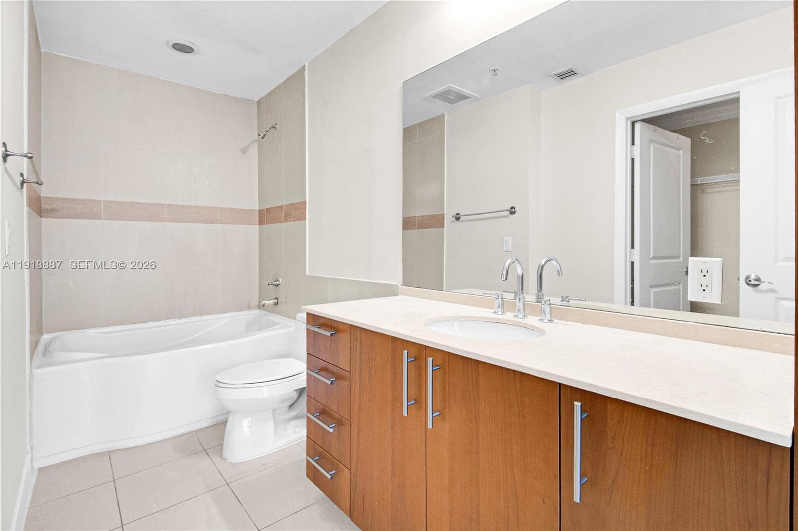 Ocean Marine Yacht Club · #1410 in Hallandale Beach - Photo 10