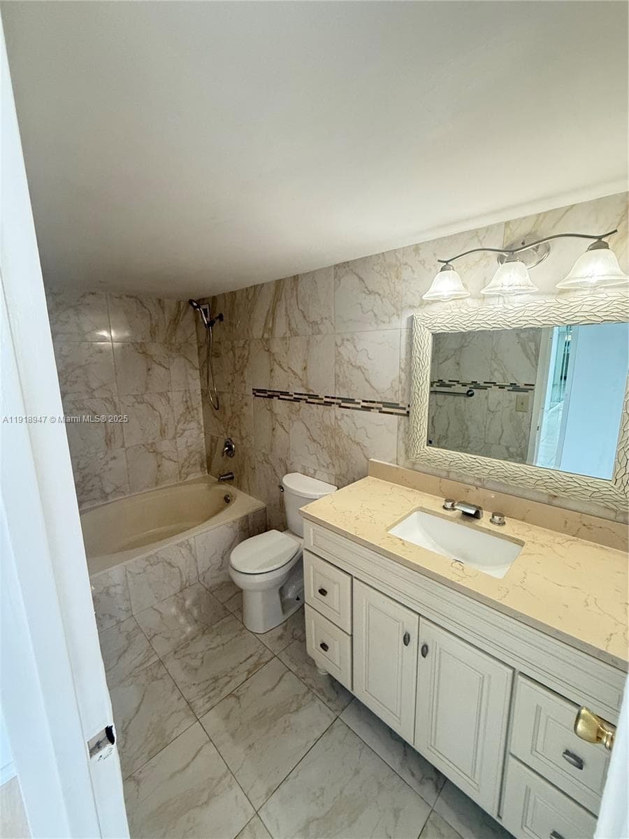 Oceanview Park · #701 in Hallandale Beach - Photo 9