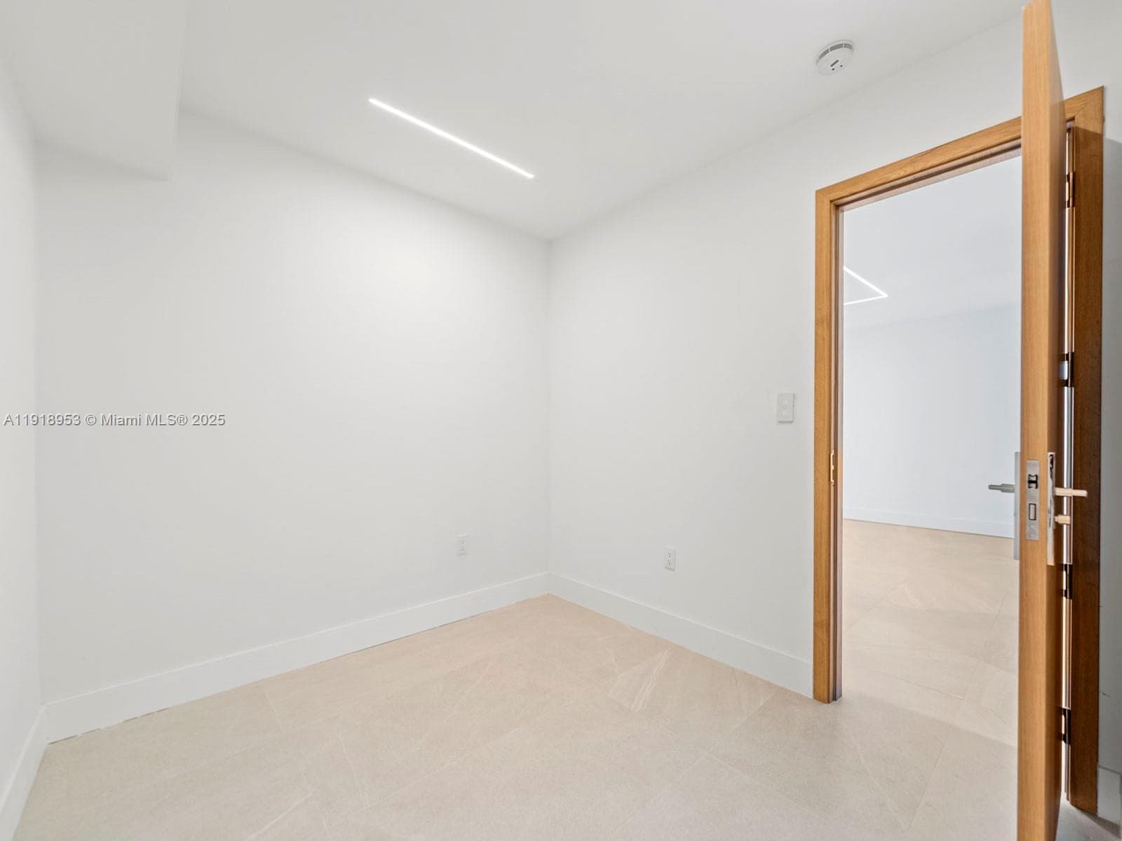 Vista Lake · #206 in Miami - Photo 16